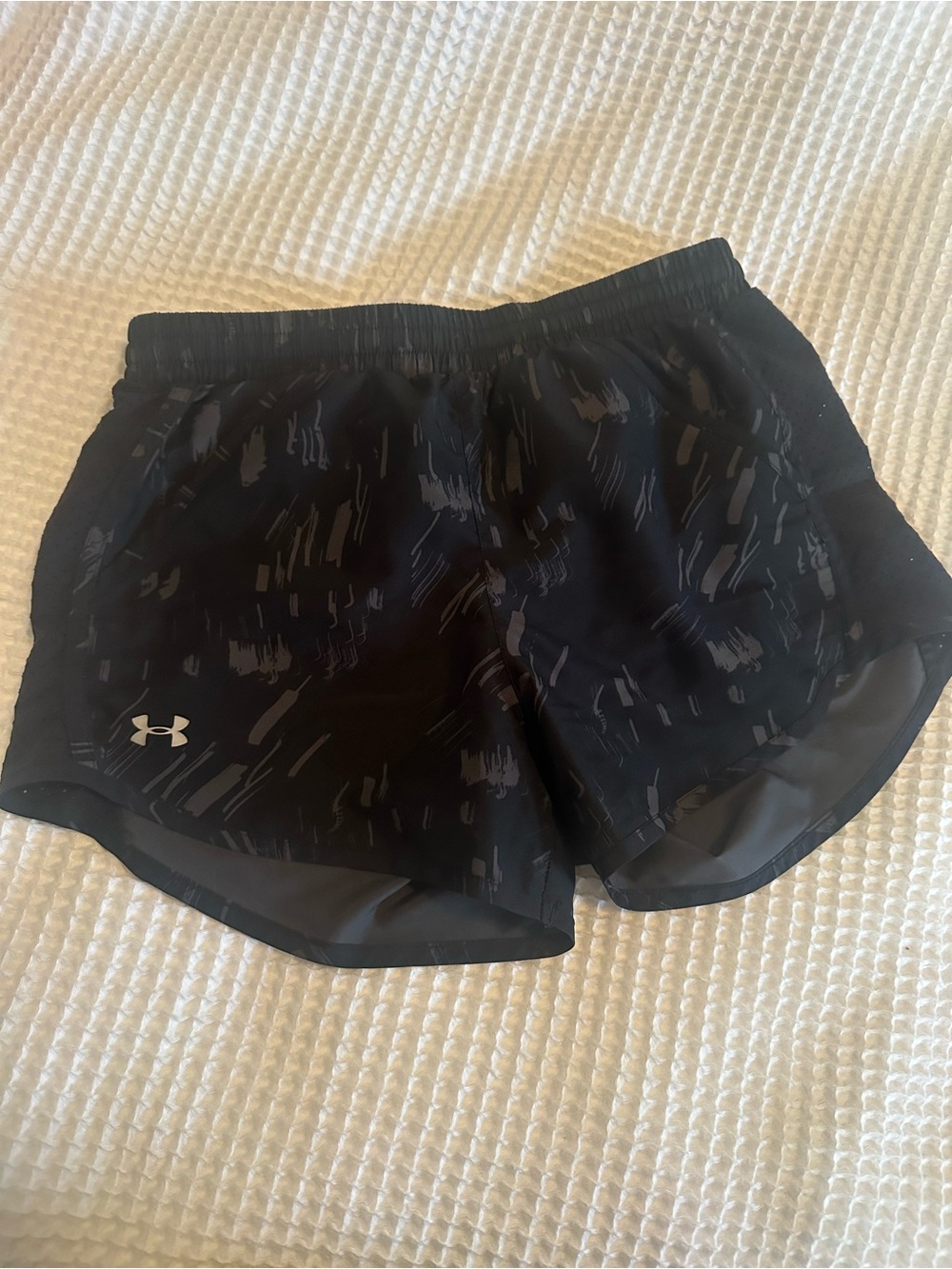 Under Armour Women’s Black/Gray Printed Athletic Shorts